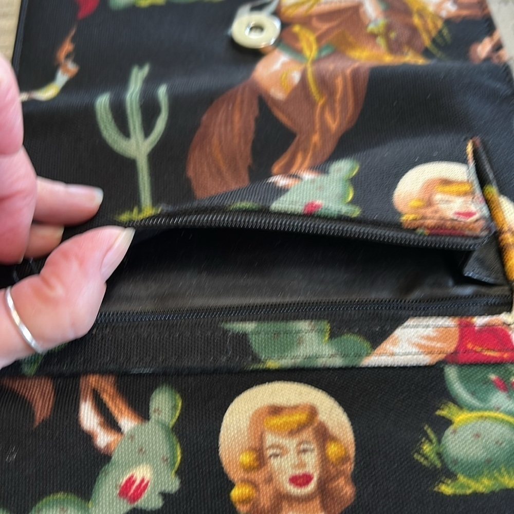 WESTERN RETRO COWGIRL ROCKABILLY PIN UP BLACK WITH WESTERN THEME WALLET - Picture 4 of 13